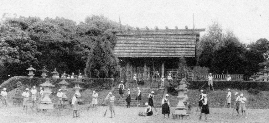 圖二　打掃芝山巖祠。