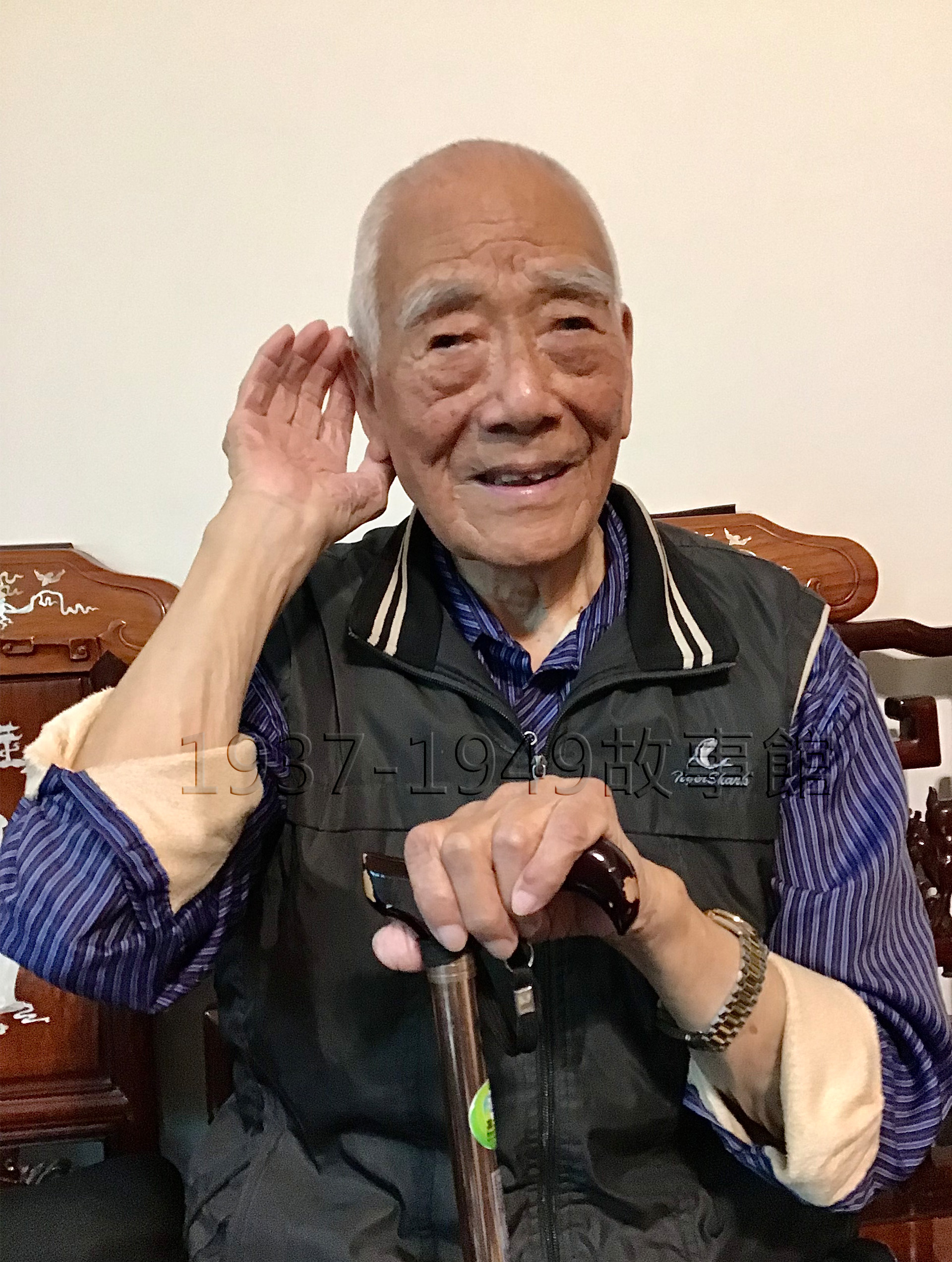 圖一  對於18歲時的戰場經歷，高齡94歲的劉志中將軍仍歷歷在目。（汪琪攝）